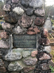 Kapinėse saugomo Kultūros vertybių registro ojektas - Lietuvos kario Florijono Janukevičiaus kapas. Užrašų lentelė.